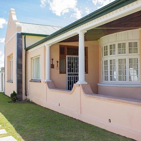 Ebenezer Guesthouse โคลส์เบิร์ก ภายนอก รูปภาพ