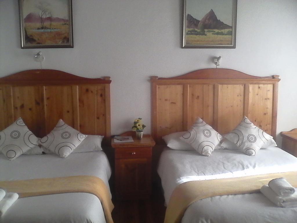 Ebenezer Guesthouse โคลส์เบิร์ก ภายนอก รูปภาพ