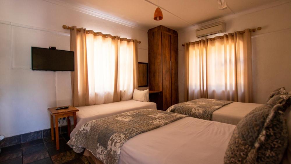 Ebenezer Guesthouse โคลส์เบิร์ก ภายนอก รูปภาพ